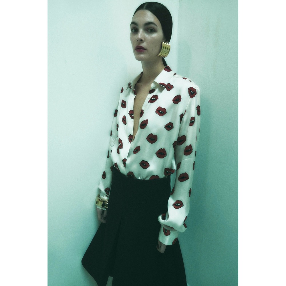 NWT Khaite Argo‎ Blouse Lip Print Button Down Shirt Size 2 White Red Chic Sexy